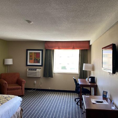 Baymont By Wyndham Kokomo Esterno foto
