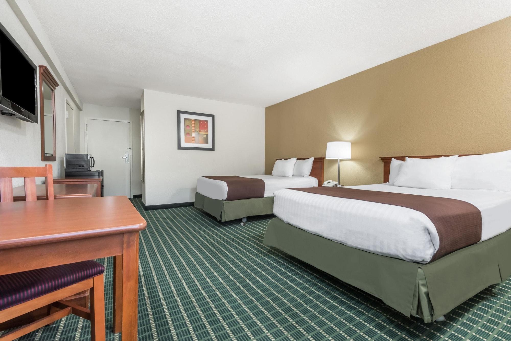 Baymont By Wyndham Kokomo Esterno foto