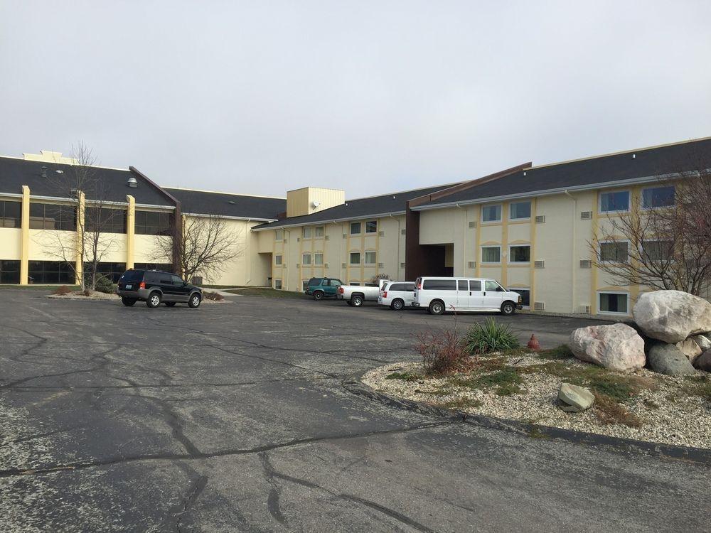 Baymont By Wyndham Kokomo Esterno foto