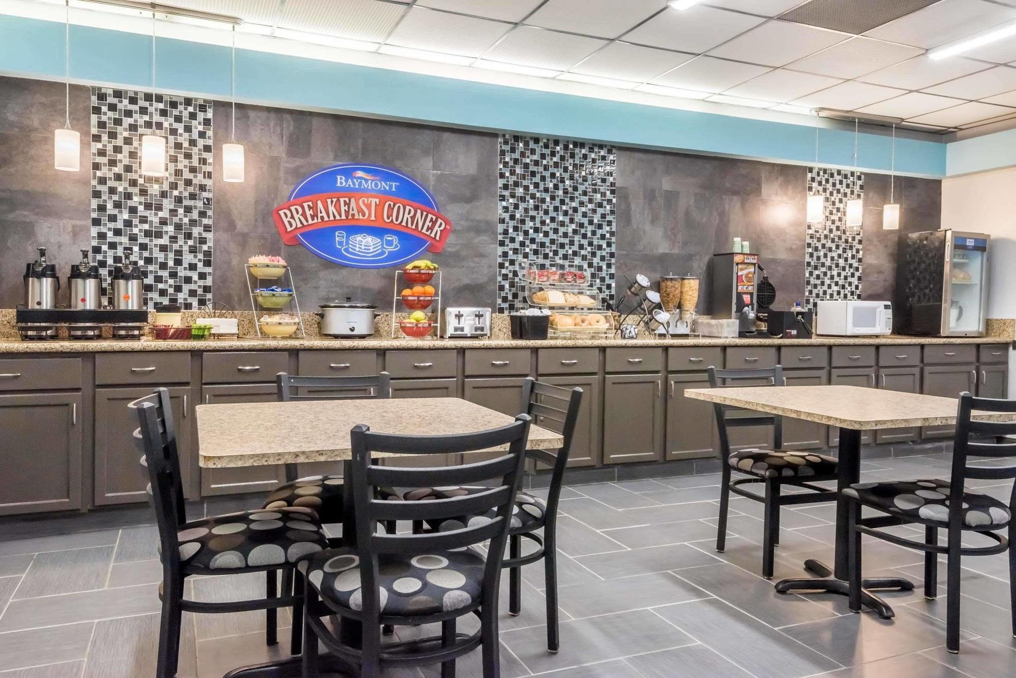 Baymont By Wyndham Kokomo Esterno foto